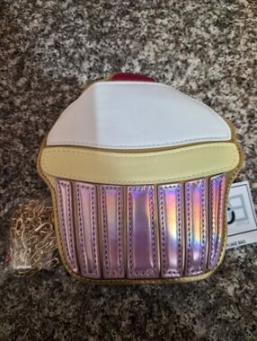 Holographic Cupcake Crossbody Bag - Pastel Yellow & White